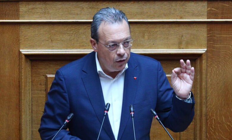 Σωκράτης-Φάμελλος:-Το-καθεστώς-Μητσοτάκη-κάνει-ό,τι-μπορεί-για-να-κρύψει-την-αλήθεια-και-τις-ευθύνες-για-τα-Τέμπη