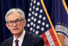 fed:-Αμετάβλητα-άφησε-τα-επιτόκια-η-κεντρική-τράπεζα-–-Χαμηλότερη-ανάπτυξη,-υψηλότερος-πληθωρισμός