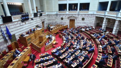 Βουλή:-live-η-συζήτηση-για-τη-σύσταση-Προανακριτικής-για-τα-Τέμπη-–-Οι-14-κάλπες-και-η-μυστική-ψηφοφορία