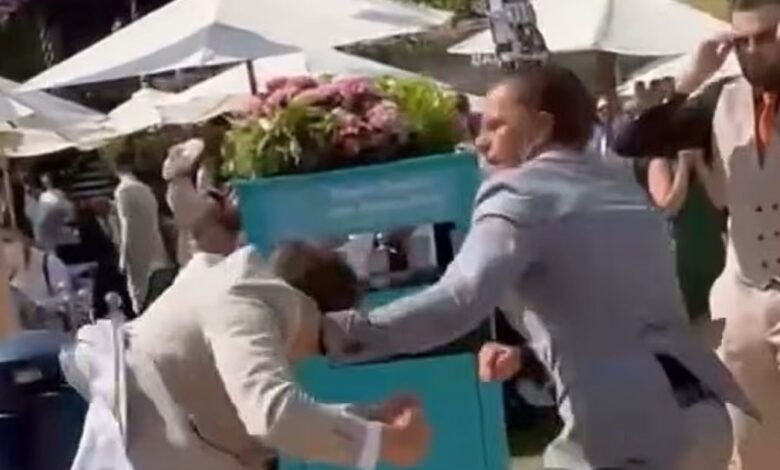 royal-ascot:-«Βασιλικός»-καβγάς-στις-πιο-σικ-ιπποδρομίες-–-Άγριο-ξύλο-με-καλοραμμένα-κοστούμια-και-μπόλικη-σκόνη