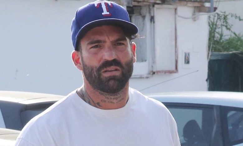 Μετά-το-φίδι,-ο-Δημήτρης-Αλεξάνδρου-έφτιαξε-ενυδρείο-ερπετών:-«Ο-Κλέαρχος-το-ευχαριστιέται,-θα-μπουν-κι-άλλα-ζωάκια»