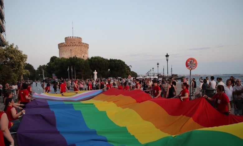 Θεσσαλονίκη:-Γεμάτη-χρώμα,-χαμόγελα-και-υπερηφάνεια-–-Χιλιάδες-κόσμος-στο-φετινό-thessaloniki-pride