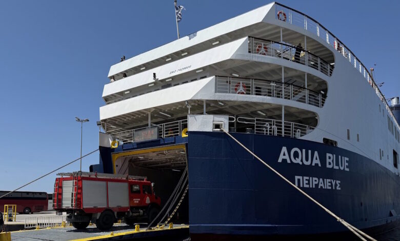 Φωτιά-στη-Χίο:-Η-seajets-έστειλε-άλλα-δύο-πλοία-της-με-ισχυρές-πυροσβεστικές-δυνάμεις-και-οχήματα
