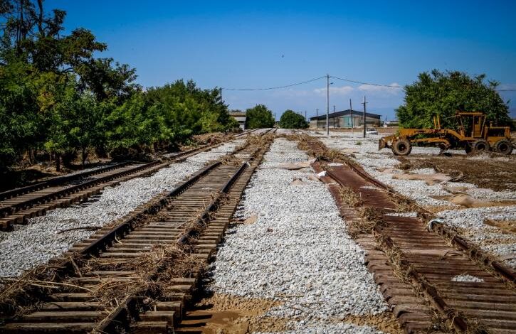 Θεσσαλία:-Δωρεά-e14,5-εκατ.-από-τις-τράπεζες-για-αποκατάσταση-του-σιδηροδρομικού-δικτύου