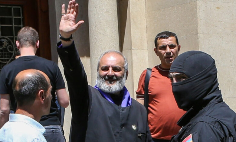 Αρμενία:-Ως-κατασκευασμένες-καταγγέλλονται-οι-κατηγορίες-σε-βάρος-συλληφθέντων-κληρικών-και-πολιτικών