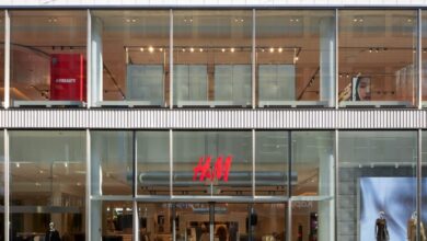 h&m:-Νέο-μοντέλο-λειτουργίας-στα-καταστήματα-–-Ξεκινούν-από-Αθήνα-και-Πειραιά