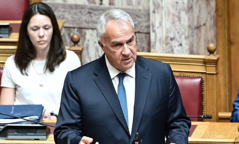Παραιτήθηκαν-ο-Μάκης-Βορίδης-και-οι-υφυπουργοί-Σταμενίτης,-Μπουκώρος-και-Χατζηβασιλείου-για-τον-ΟΠΕΚΕΠΕ