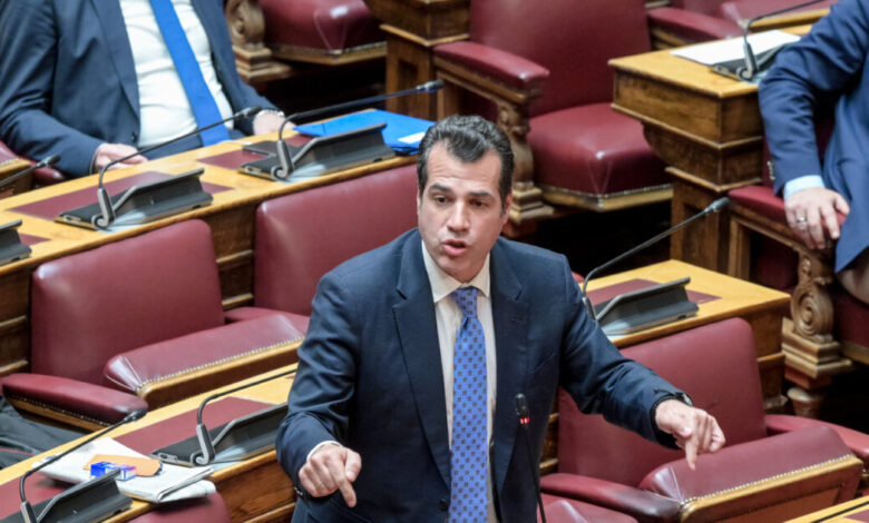 Θάνος-Πλεύρης:-Η-πορεία-του-νέου-υπουργού-Μετανάστευσης-και-Ασύλου-–-Η-νομική,-το-ιατρικό-δίκαιο-και-το-χαρτοφυλάκιο-επί-κορονοϊού