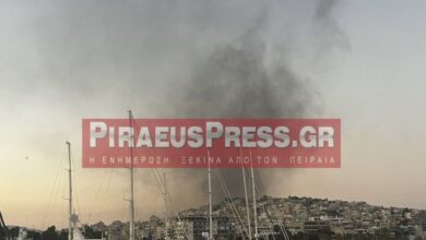 Νέο-Φάληρο:-Φωτιά-στο-παλαιό-εργοστάσιο-της-ΧΡΩΠΕΙ-–-Καίγονται-σκουπίδια,-ξερά-χόρτα-και-πίσσα