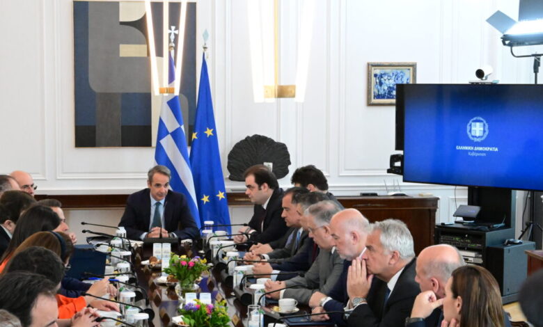 Ανοίγει-τα-χαρτιά-του-ο-Μητσοτάκης-για-τον-ΟΠΕΚΕΠΕ-–-Μονόδρομος-η-Προανακριτική,-το-«αγκάθι»-της-παραγραφής