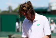 Ο-Στέφανος-Τσιτσιπάς-αποσύρθηκε-από-το-wimbledon-με-πρόβλημα-στη-μέση
