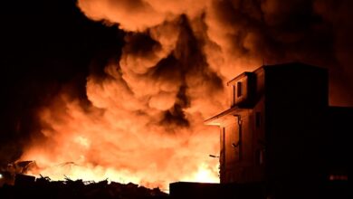 Φωτιά-στα-Μέγαρα-σε-εργοστάσιο-πλαστικών-–-Ήχησε-το-112