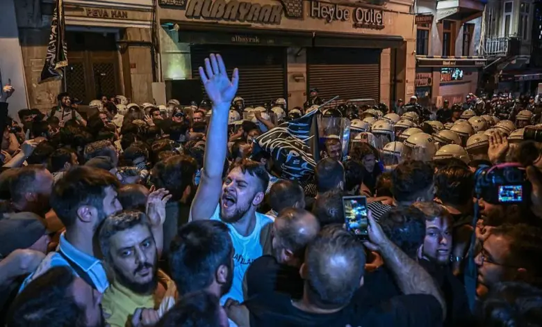 Τουρκία:-Συλλήψεις-για-«προσβλητικό»-σκίτσο-του-προφήτη-Μωάμεθ-στο-περιοδικό-«leman»