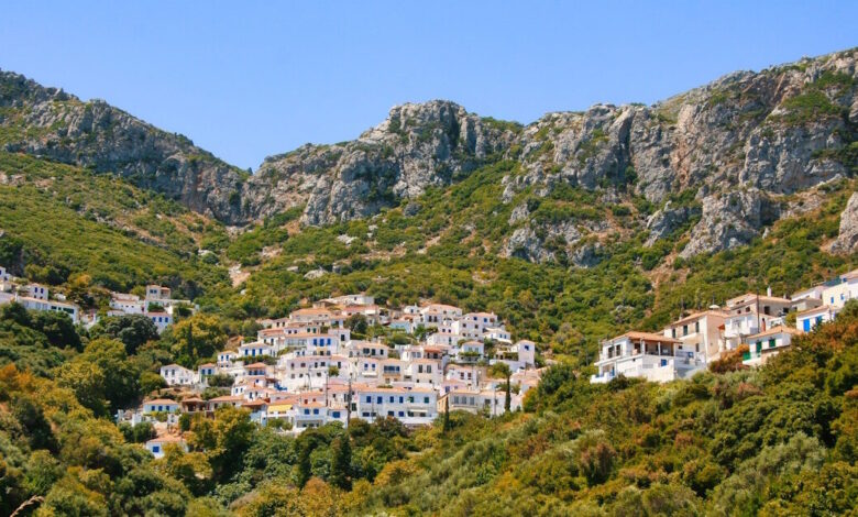 Πολεοδομική-ρύθμιση:-Τι-αλλάζει-για-τους-οικισμούς-με-700-κατοίκους,-τι-με-701-έως-2.000-–-8-ερωτήσεις-και-απαντήσεις