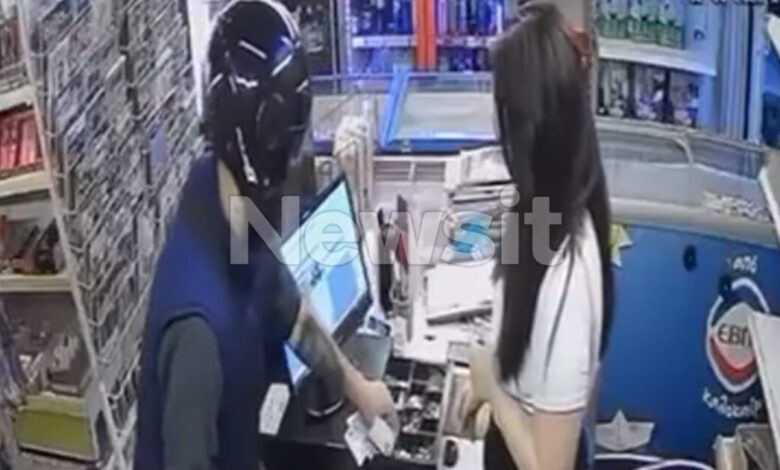 Χειροπέδες-σε-34χρονο-που-«χτύπαγε»-περίπτερα-και-φαρμακεία-και-απειλούσε-υπαλλήλους-με-μαχαίρι:-Φωτογραφίες-από-την-δράση-του