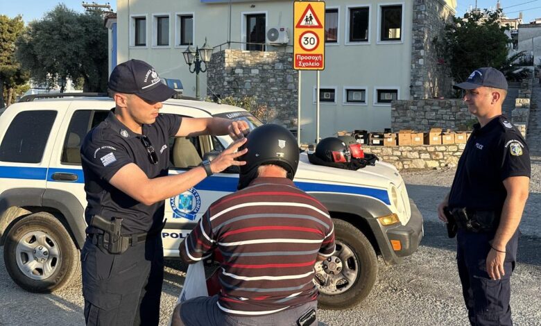 Δωρεάν-κράνη-σε-δικυκλιστές-από-την-Αστυνομία-Αλοννήσου-–-Μήνυμα-για-την-οδική-ασφάλεια
