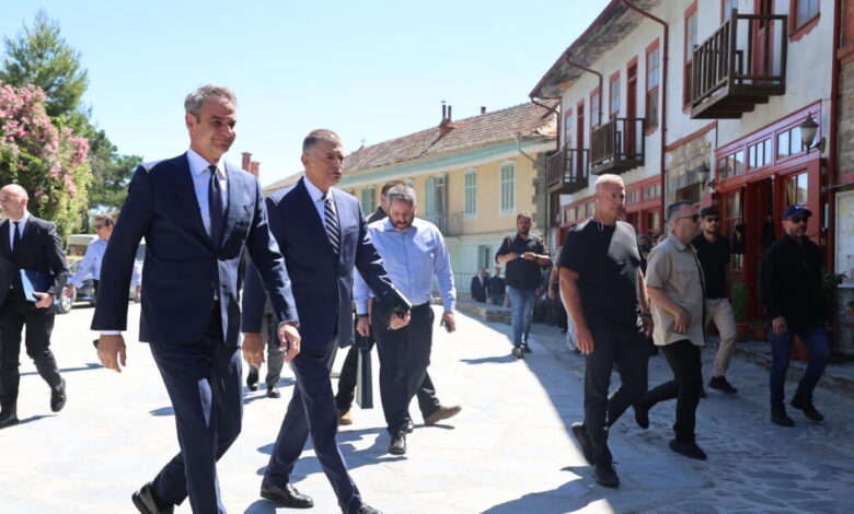 Στο-Άγιο-Όρος-ο-πρωθυπουργός-–-Με-κάθε-επισημότητα-η-υποδοχή-του-στην-Αθωνική-Πολιτεία