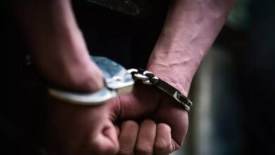 Έβαζε-«μαϊμού»-αγγελίες-αυτοκινήτων,-έπαιρνε-προκαταβολές-και-εξαφανιζόταν-–-66χρονος-άρπαξε-240.000-ευρώ-πριν-του-περάσουν-χειροπέδες