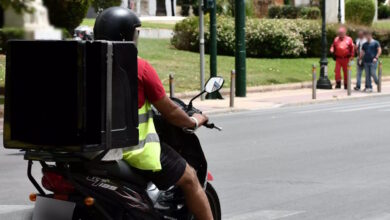 Χωρίς-delivery-12:00-με-17:00-τη-Δευτέρα-λόγω-καύσωνα:-Τα-μέτρα-από-το-υπουργείο-Εργασίας