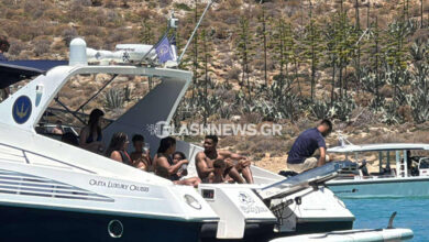 Ο-Γιάννης-Αντετοκούνμπο-απολαμβάνει-με-σκάφος-τις-παραλίες-της-Κρήτης