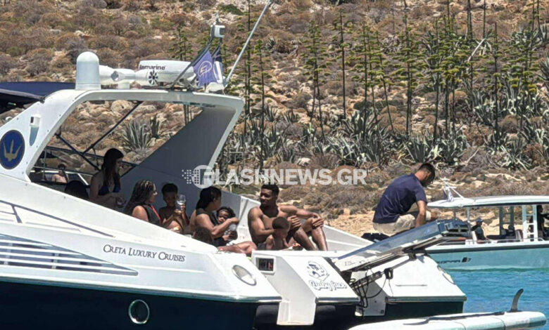 Ο-Γιάννης-Αντετοκούνμπο-απολαμβάνει-με-σκάφος-τις-παραλίες-της-Κρήτης