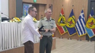Η-1η-Στρατιά-βράβευσε-τους-εφέδρους-Τάκη-Παππά-και-Στέλιο-Δ.-Σαράντη