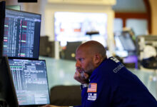 Με-απώλειες-έκλεισε-η-wall-street-μετά-τις-επιστολές-Τραμπ-για-νέους-δασμούς-–-Ο-dow-jones-έχασε-πάνω-από-400-μονάδες