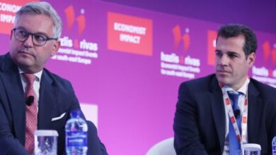 Στη-Λιβύη-ο-υπουργός-Μετανάστευσης,-Θάνος-Πλεύρης