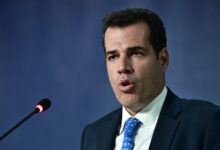 Σαφές-μήνυμα-Πλεύρη-από-τη-Λιβύη:-«Θα-βοηθήσουμε-τη-χώρα-να-κρατήσει-τους-παράνομους-μετανάστες»