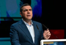 Ο-Αλέξης-Τσίπρας-απάντησε-στον-Κυριάκο-Μητσοτάκη:-«Να-ξεπλυθεί-ζητάει-όποιος-είναι-λερωμένος,-εγώ-δεν-είμαι-σίγουρα»