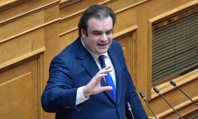 Σκληρή-απάντηση-Πιερρακάκη-σε-Χαρίτση:-Δεν-περίμενα-η-οσμή-των-υπονόμων-του-διαδικτύου-να-έρθει-στη-Βουλή