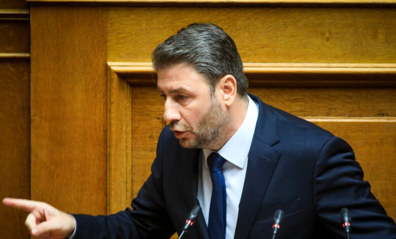 «Πάρτι»-απευθείας-αναθέσεων-καταγγέλλει-το-ΠΑΣΟΚ-–-Κατατέθηκε-τροπολογία-στη-Βουλή