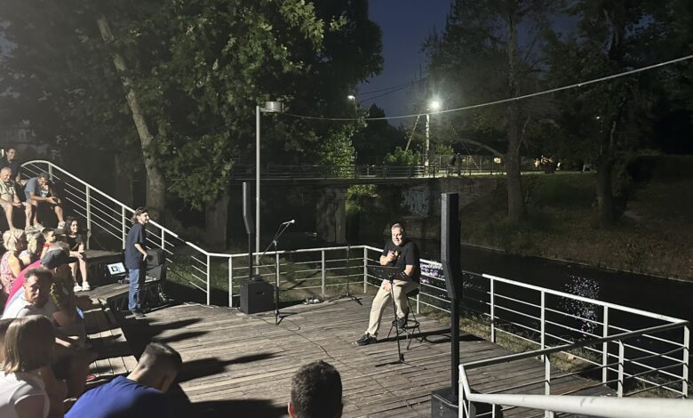stand-up-στον-Ληθαίο:-Γέλιο,-αέρας-και…-ντεμπούτο-έκπληξη-από-Λάππα-και-Νταλάση!