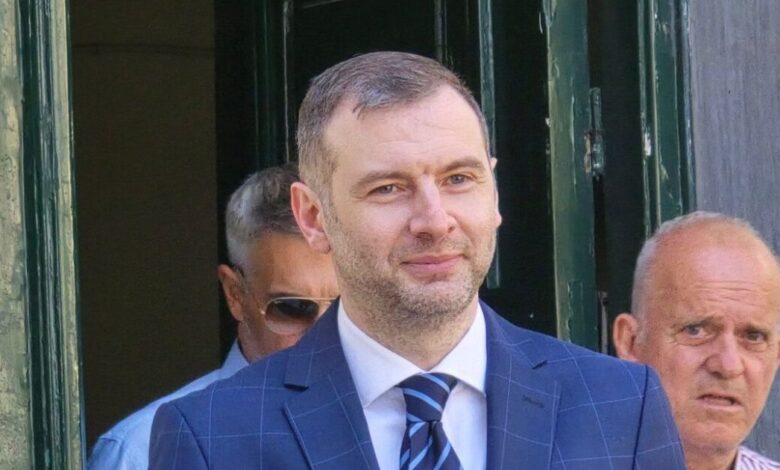 «Δεν-εκβίασα-την-Ζέττα-Μακρή,-καταστράφηκε-η-ζωή-μου»-κατέθεσε-ο-δημοσιογράφος-Δημήτρης-Μαρέδης-που-κατηγορείται-πως-ζήτησε-χρήματα-από-τη-βουλευτή
