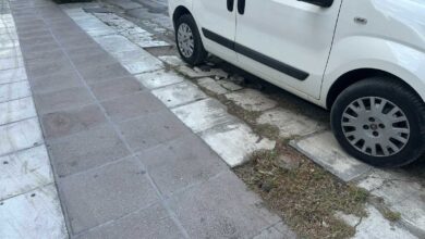 Πεζοδρόμια-στα-Τρίκαλα:-Σπασμένα,-ξηλωμένα-και-επικίνδυνα-–-Ο-λογαριασμός-στον-πολίτη