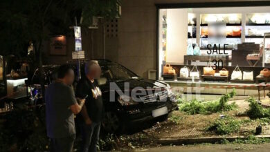 Κολωνάκι:-12-οι-τραυματίες-από-την-τρελή-πορεία-τζιπ-χωρίς-οδηγό-που-έπεσε-σε-εστιατόριο-–-Δεν-είχε-βάλει-χειρόφρενο