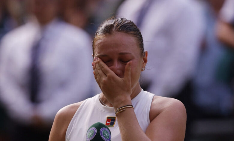 wimbledon:-Έβαλε-τα-κλάματα-η-Ανισίμοβα-μιλώντας-για-τη-μητέρα-της-–-«Δεν-θα-ήμουν-εδώ-χωρίς-εκείνη»
