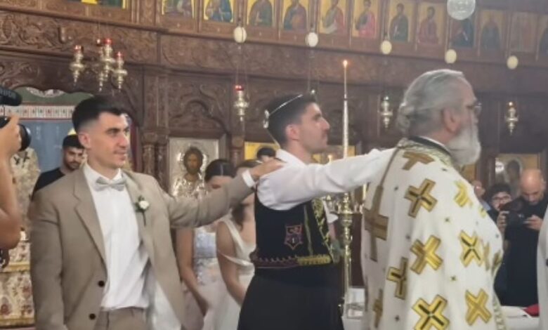 Ο-Φειδίας-Παναγιώτου-έγινε-κουμπάρος-στον-γάμο-του-αδελφού-του-–-Το-υπονοούμενο-της-συντρόφου-του