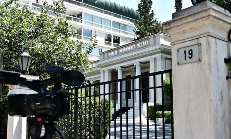 Ο-ανασχηματισμός-στους-γενικούς-γραμματείς-των-υπουργείων:-Ποιοι-είναι-οι-9-καινούριοι-και-οι-3-που-μετακινήθηκαν