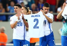 Τζορτζ-Μπάλντοκ:-Οι-ποδοσφαιριστές-της-Εθνικής-Ελλάδας-δίνουν-στην-οικογένεια-του-το-πριμ-από-το-nations-league