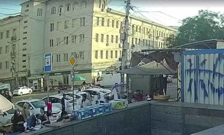 Γεωργία:-Η-στιγμή-που-καταρρέει-εγκαταλελειμμένο-κτίριο-στην-Τιφλίδα-–-Δυο-νεκροί,-πυρά-προς-τον-Δήμαρχο