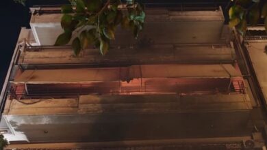 Μεταξουργείο:-Πανικός-από-φωτιά-σε-ισόγειο-κατάστημα-–-Εγκλωβίστηκαν-άνδρας-σε-αναπηρικό-καροτσάκι-και-δυο-έγκυες