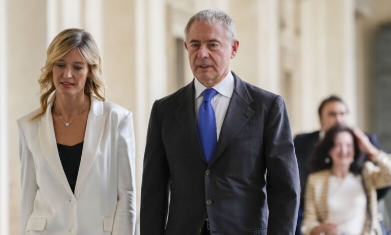 Ιταλία:-Σάλος-με-σύζυγο-πολιτικού-που-παρέκαμψε-την-ουρά-στο-αεροδρόμιο-της-Ρώμης-–-«Πρέπει-να-ντρέπεστε»