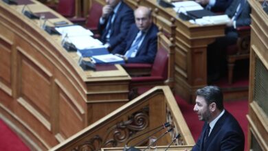 «Σφάχθηκαν»-Χατζηδάκης-–-Ανδρουλάκης-στη-Βουλή:-«Βοσκάγατε-τα-πρόβατα-κάπου-παραπέρα;»-«Με-την-ακροδεξιά-ρητορεία-σας-διχάζετε»