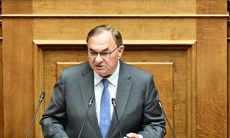 ΠΑΣΟΚ-σε-ΝΔ:-Καταδικάστε-την-σεξιστική-συμπεριφορά-του-βουλευτή-Καλογερόπουλου-–-«Ο-σύζυγός-σας-είναι-ήρωας»