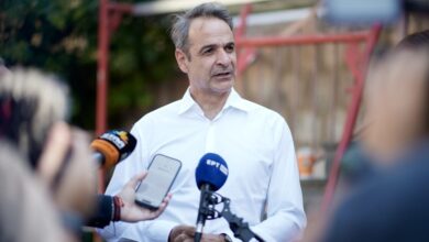 Η-πολιτική-«παγίδα»-με-την-πρόταση-της-ΝΔ-για-εξεταστική-για-τον-ΟΠΕΚΕΠΕ:-Σταθερότητα-vs-πόλωση-το-«αίτημα»-προς-αντιπολίτευση