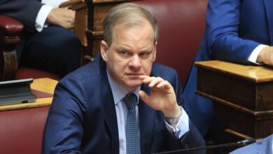 Καυτό-πολιτικό-φίνις-μέχρι-να-κλείσει-η-Βουλή-την-1η-Αυγούστου-^-στις-22/7-ο-Καραμανλής-παίρνει-φύλλο-πορείας-για-το-Δικαστικό-Συμβούλιο-για-τα-Τέμπη-^-μετά-την-ΔΕΘ τον-Σεπτέμβριο-η-πρώτη-συνεδρίαση-της-Εξεταστικής-για-τον-ΟΠΕΚΕΠΕ-^-τι-γίνεται-με-τον-Λοβέ