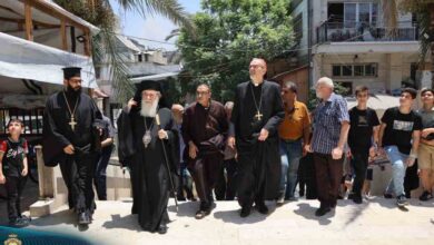 Στη-βομβαρδισμένη-εκκλησία-της-Γάζας-ο-Ορθόδοξος-και-ο-Καθολικός-Πατριάρχης-Ιεροσολύμων