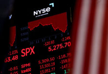 wall-street:-Ο-dow-jones-κλείνει-πτωτικά-μετά-τις-αναφορές-ότι-ο-Τραμπ-επιδιώκει-δασμούς-τουλάχιστον-15%-στις-εισαγωγές-από-την-ΕΕ