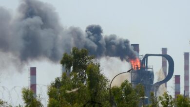 Μεγάλες-πυρκαγιές-σε-διυλιστήρια-του-Ιράν,-εν-μέσω-καύσωνα-και-λειψυδρίας